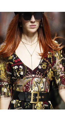 Details Christian Dior , Details Dior Fall 2018 Ready-to-Wear , Детали показа Кристиан Диор , Детали показа Диор осень зима 2018 , Fashion show , неделя моды в Париже , PFW , Мария Грация Кьюри , Mainstyles